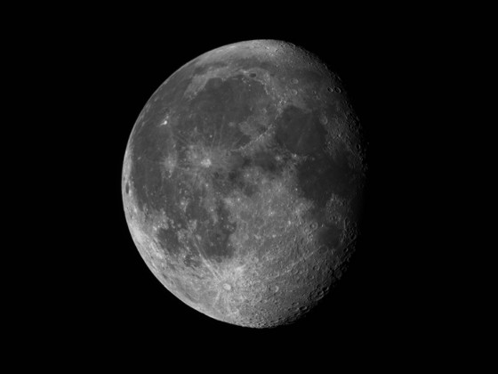 Mond (85%, abnehmend) am 05.08.2023 mit der Vaonis Stellina