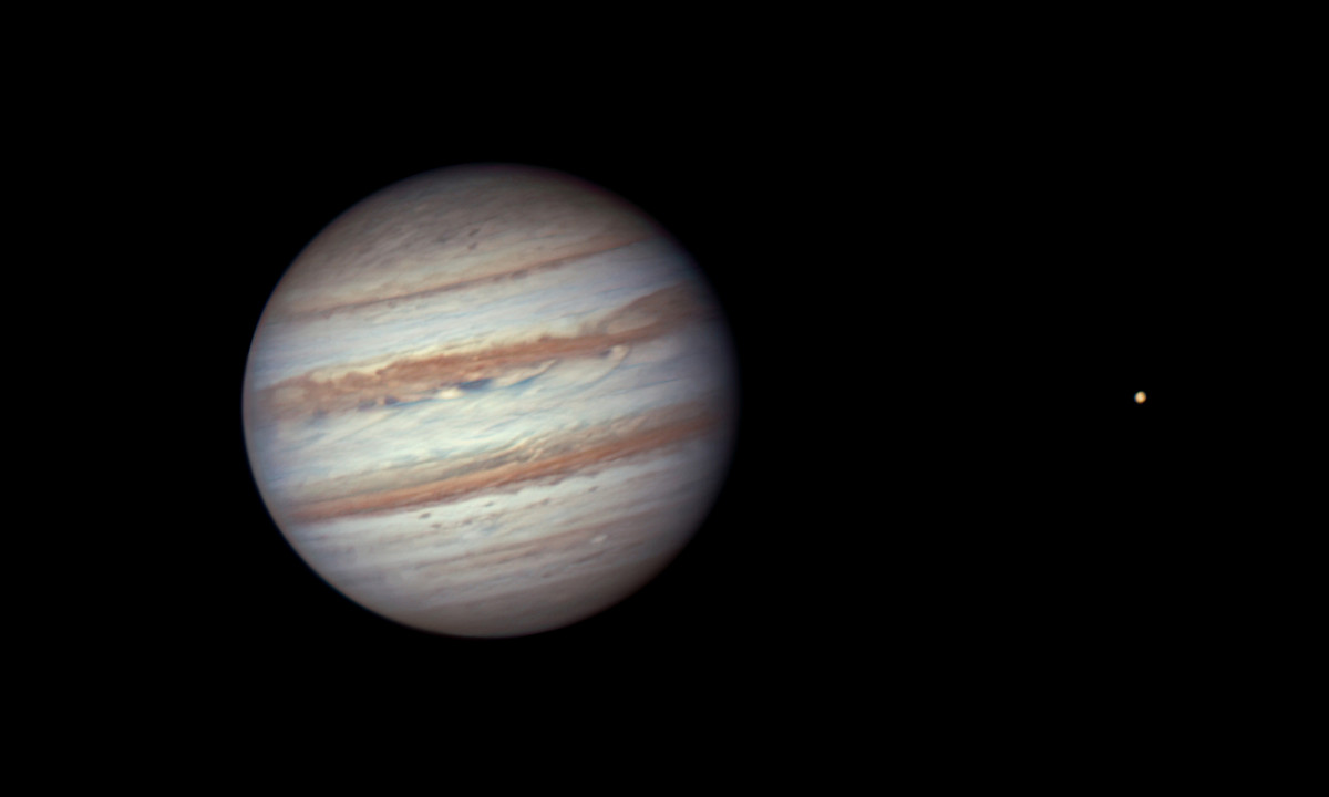 Jupiter und Europa am 11. August 2023