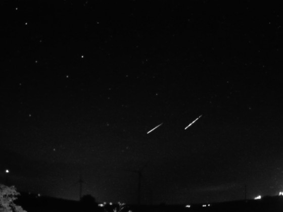 Meteor-Double-Feature (Perseiden) am 13.08.2023 um 23:39:37 Uhr MESZ