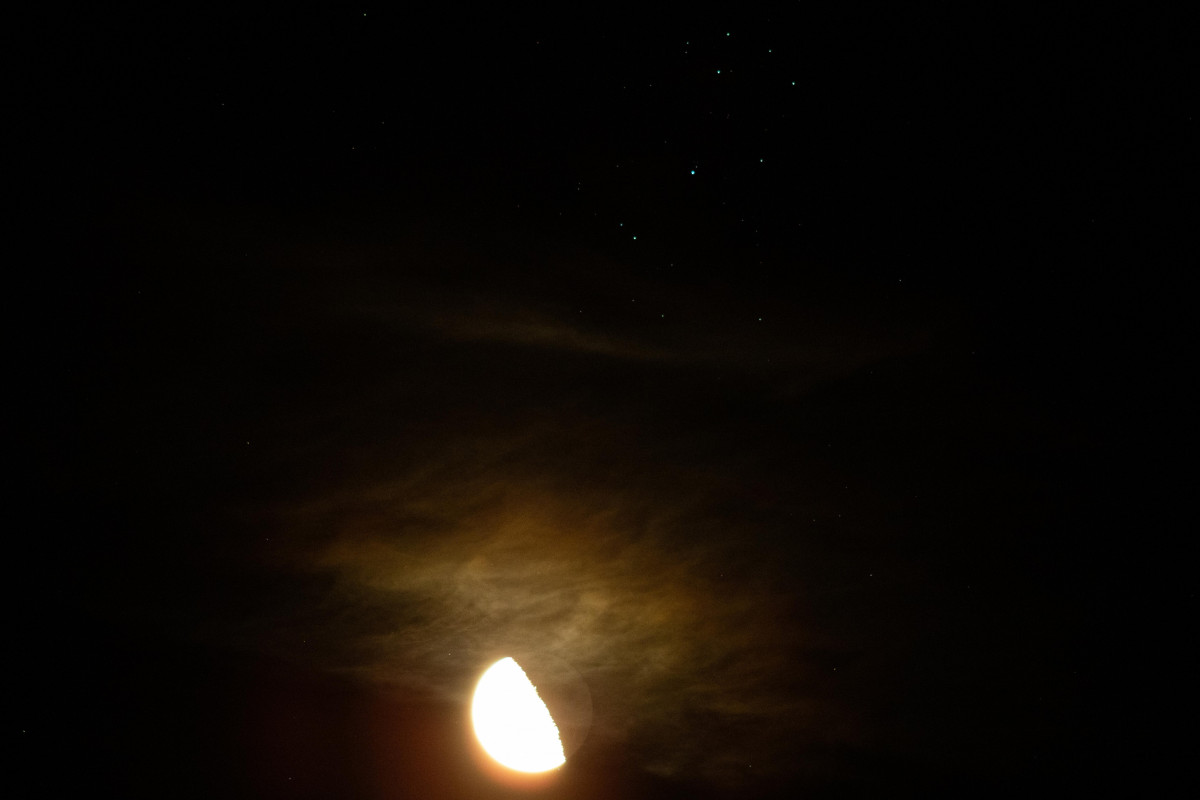 Mond bei den Plejaden am 06.09.23