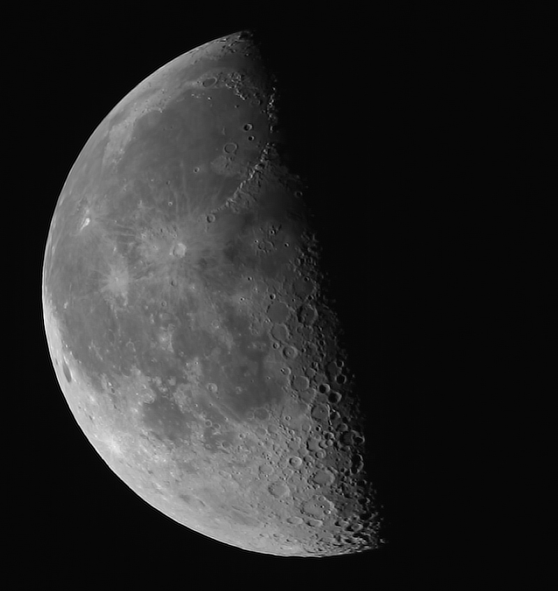 Mond 06.10.2023 - 8" Newton - EOS 700D - Stack