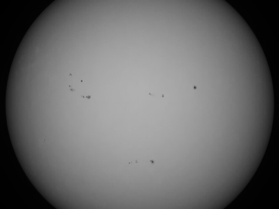Sonne 03.10.2023 - 8" Newton - EOS 700D - Weißlicht