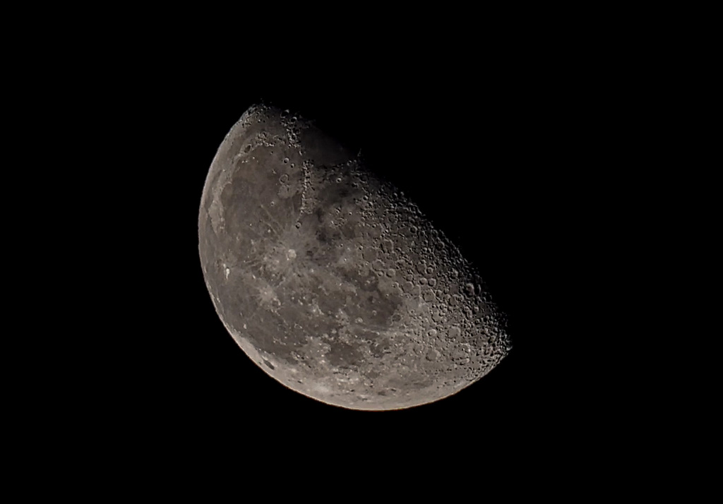 Mond (72%, abnehmend) am 03.11.2023