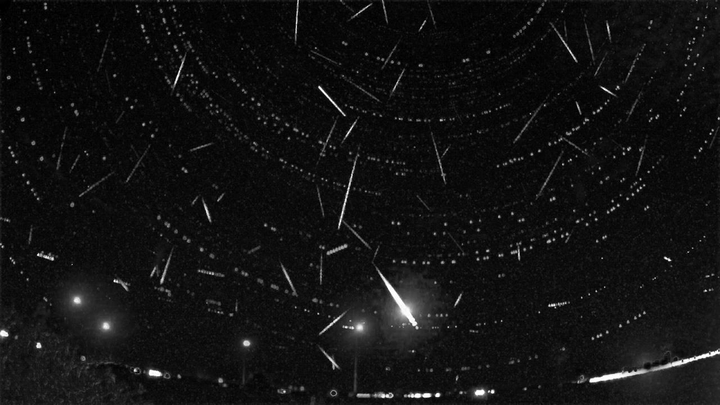 Summenbild meiner Meteorkamera aus der Nacht vom 03. auf den 04.11.2023 (55 Detektionen)