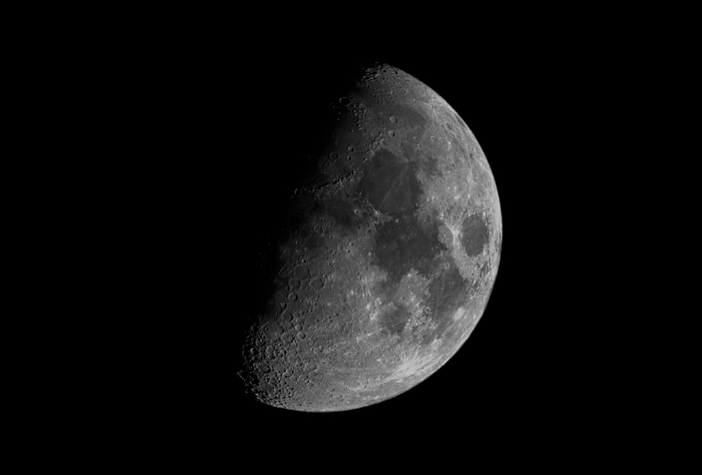 Mond (56%, zunehmend) am 21.11.2023 mit der Vaonis Stellina