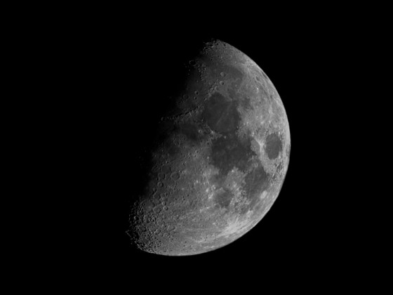 Mond (56%, zunehmend) am 21.11.2023 mit der Vaonis Stellina