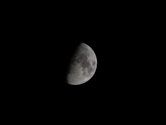 Mond (56%, zunehmend) am 21.11.2023 mit der Canon R7