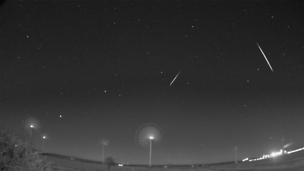 Meteor-Doublefeature am 25.11.2023 um 23:33:18 Uhr MEZ