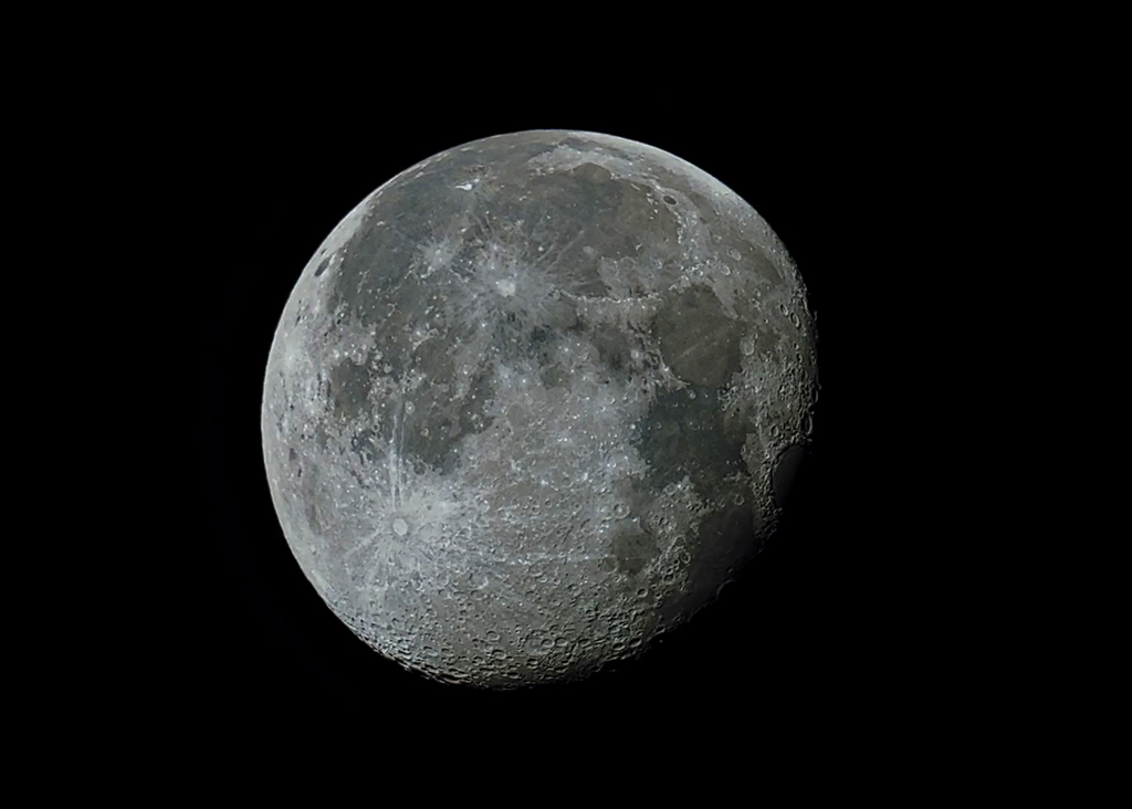 Mond (92%, abnehmend) am 30.11.2023 um 07:48 Uhr MEZ mit dem Seestar S50