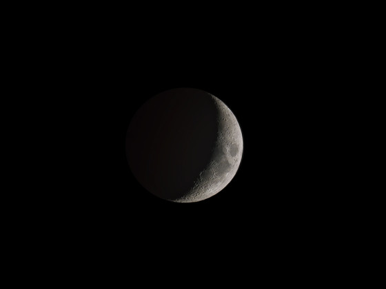 Mond (20%, zunehmend) am 17.12.2023 mit Erdschatten - aufgenommen mit dem Seestar S50