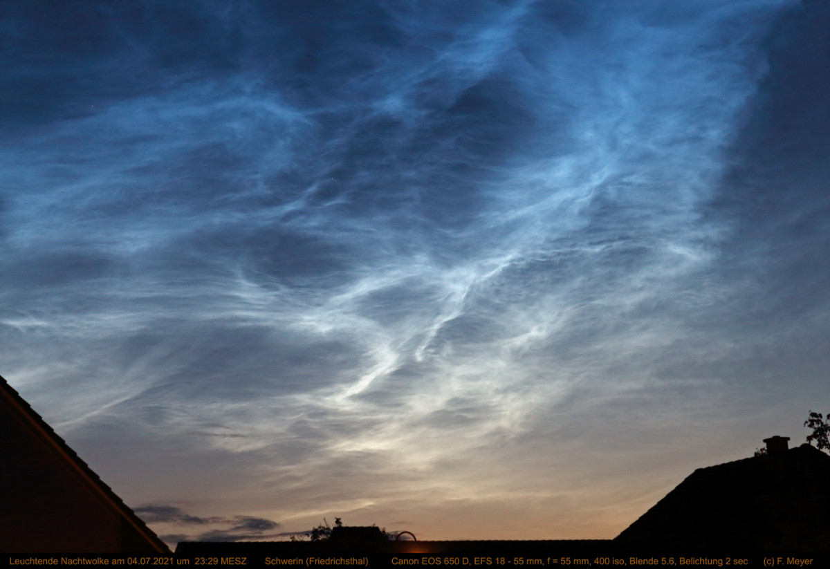 Leuchtende Nachtwolken über Schwerin am 04.07.2021 (2)