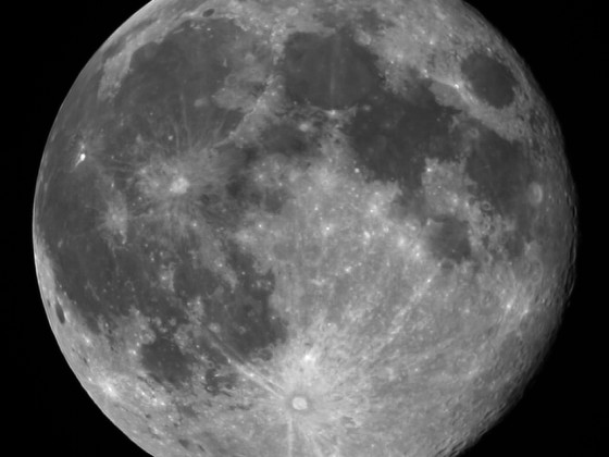 Mond 27.12.2023 - 8" Newton - EOS 700D - Stack