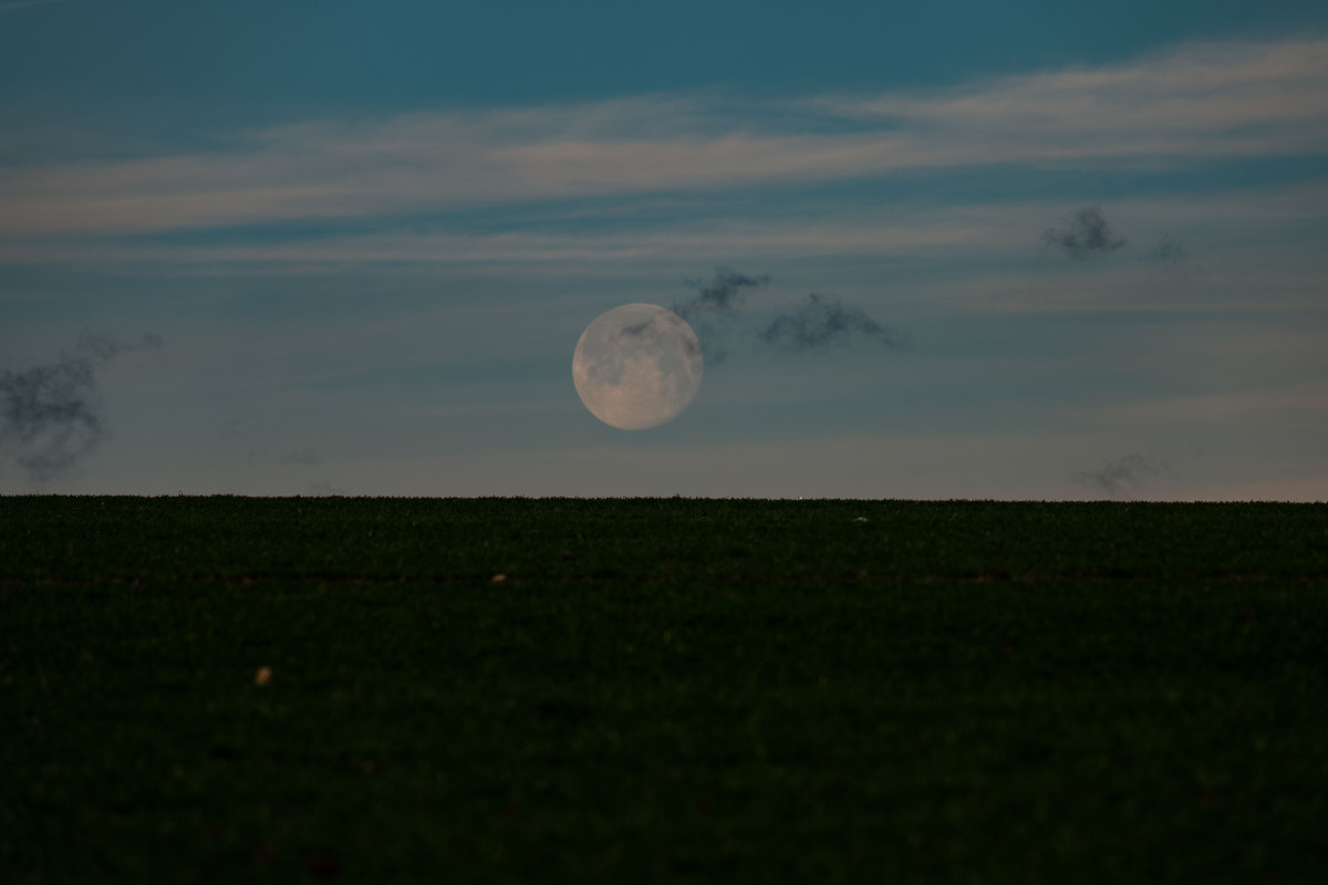 Untergehender Mond am 28.12.23