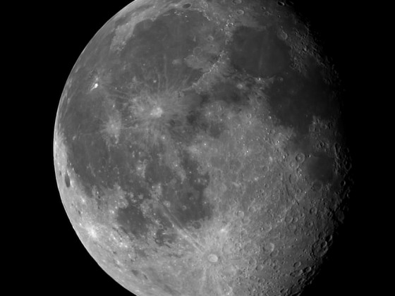 Mond 30.12.2023 - 8" Newton - EOS 700D - Stack
