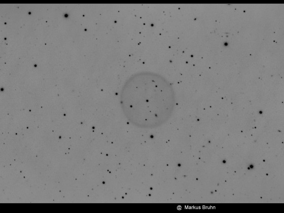 Abell39  Kurzbelichtet  ca. 10 Stunden Weisslicht , invertiert , mit 16" Newton f3,2  ASI178MM