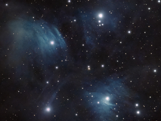 M45 Plejaden (Merope, Alcyone, Electra und Maja) mit NGC1432, NGC1435 und IC349 - aufgenommen mit dem Seestar S50