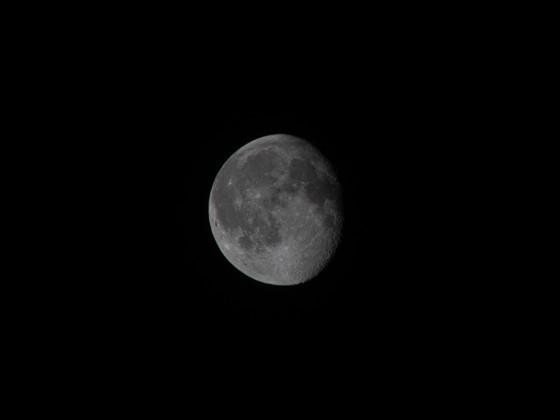 Mond (92%, abnehmend) am 29.01.2024
