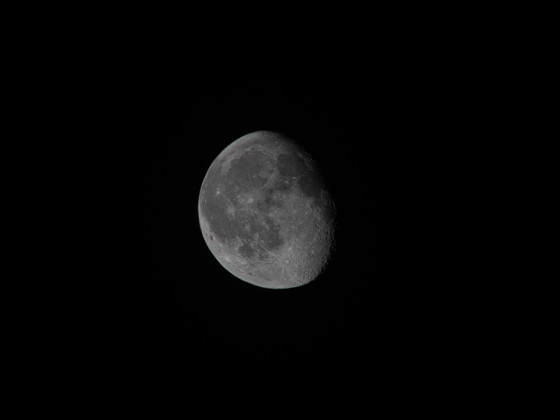 Mond (84%, abnehmend) am 30.01.2024