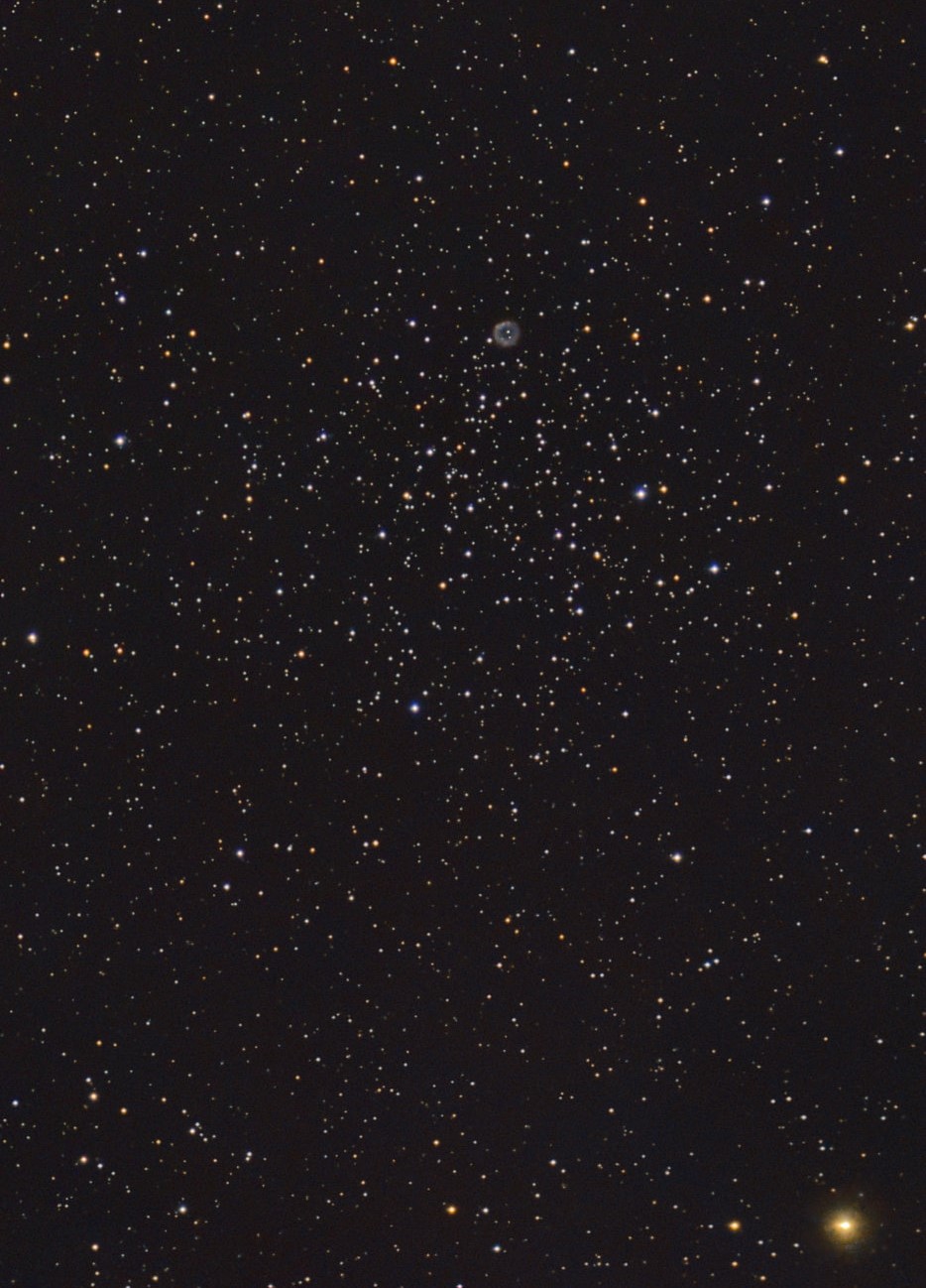 Sternhaufen M 46 mit planetarischem Nebel NGC 2438