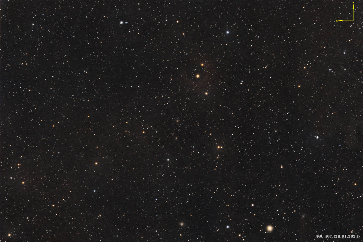 AGC 407, ein Abell Galaxienhaufen im Perseus