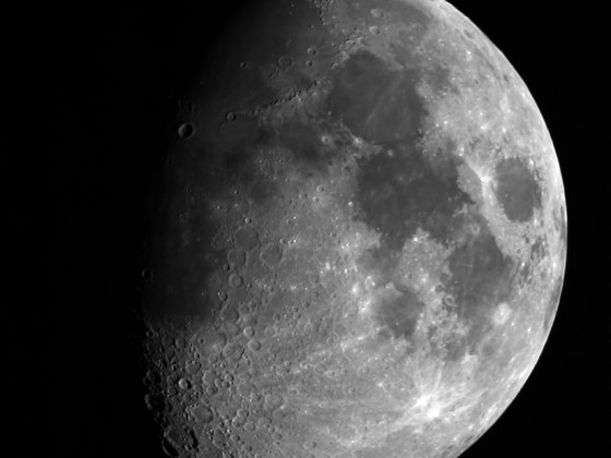 Mond 19.03.2024 - 8" Newton - EOS 700D - Stack