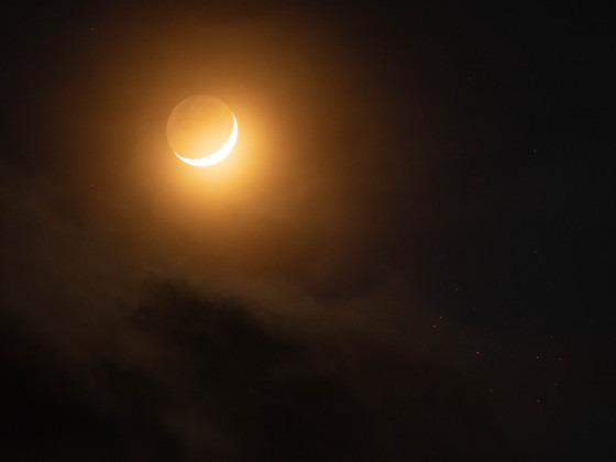 Mond trifft Plejaden am 11.04.2024