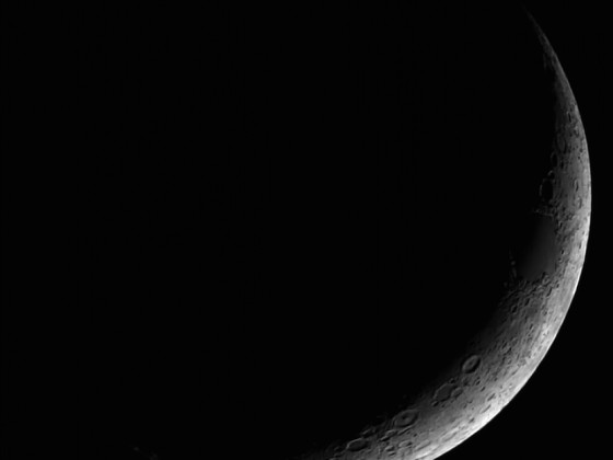 Mond 11.04.2024 - 8" Newton - EOS 700D - Stack