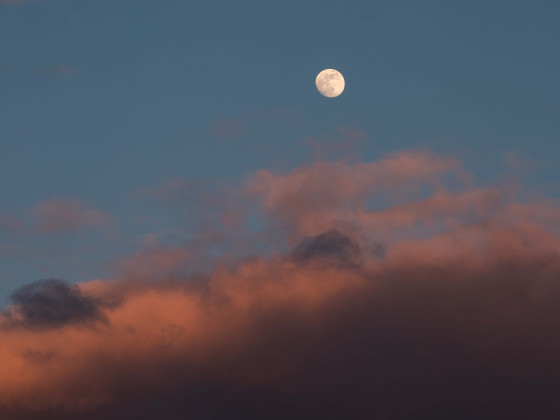 Mond mit Wolken am 21.04.24