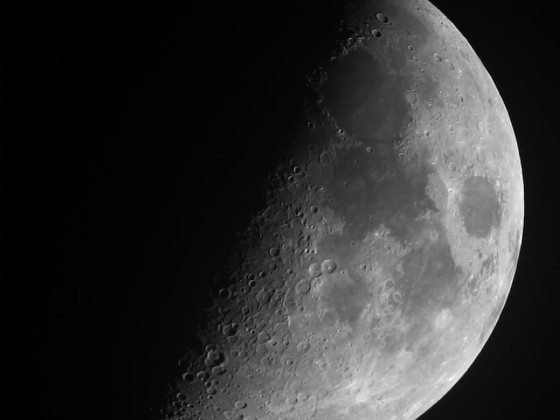 Mond 15.04.2024 - 8" Newton - EOS 700D - Stack