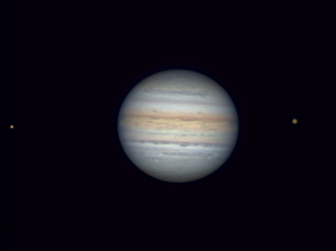 Jupiter mit zwei Monden
