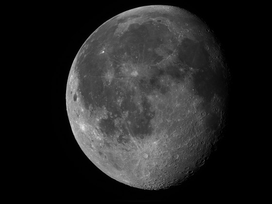 Mond vom 23.11.2021 um 5:00 Uhr morgens