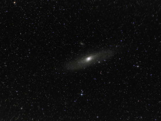 M31, erste Galaxie mit Kameraobjektiv