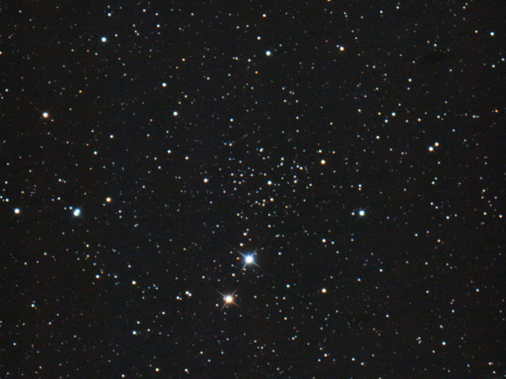 Tombaugh 1 (= Haffner 1), ein kleiner, Offener Sternhaufen im Großen Hund