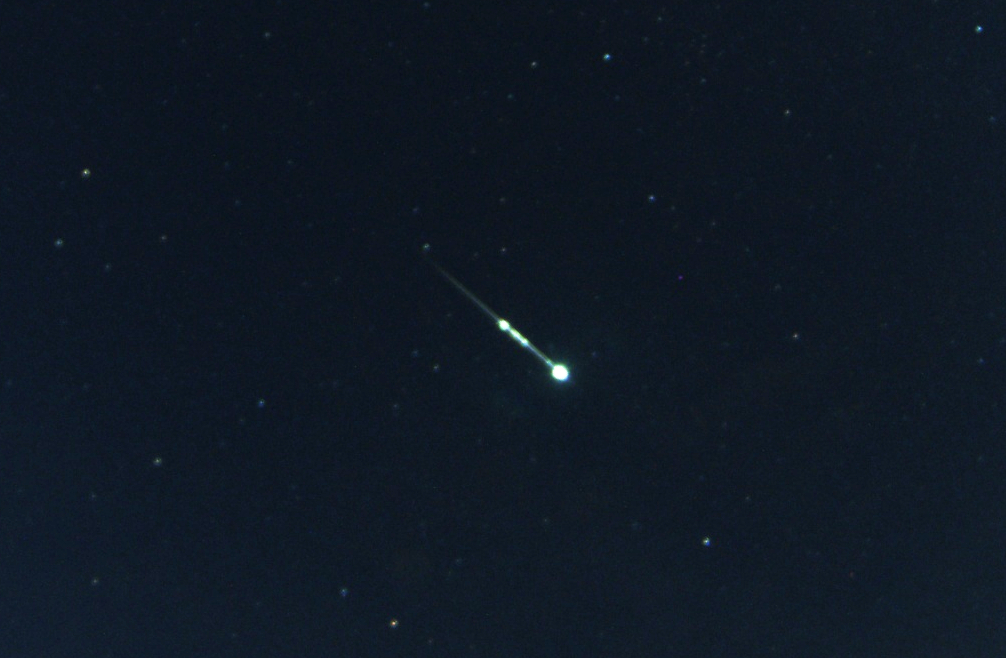 3933-meteor-aufgenommen-von-meiner-allsky-kamera-am-10-10-2021