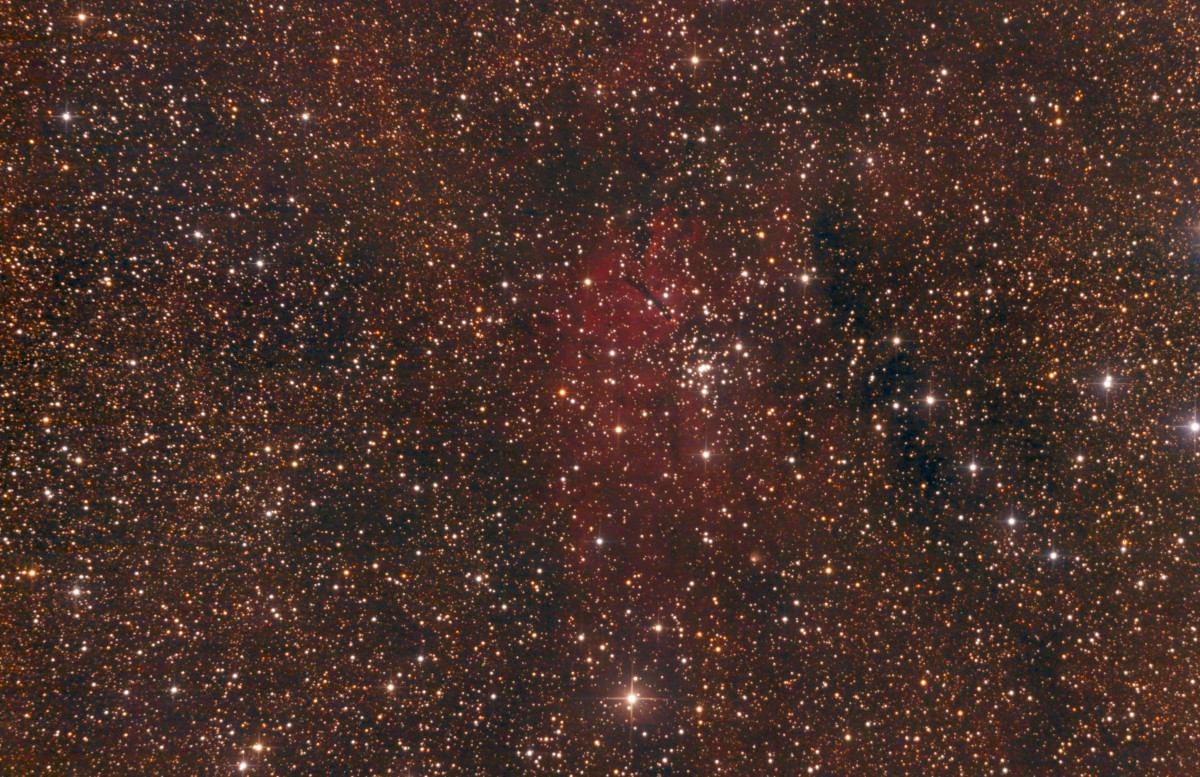 NGC 6823, NGC 6820