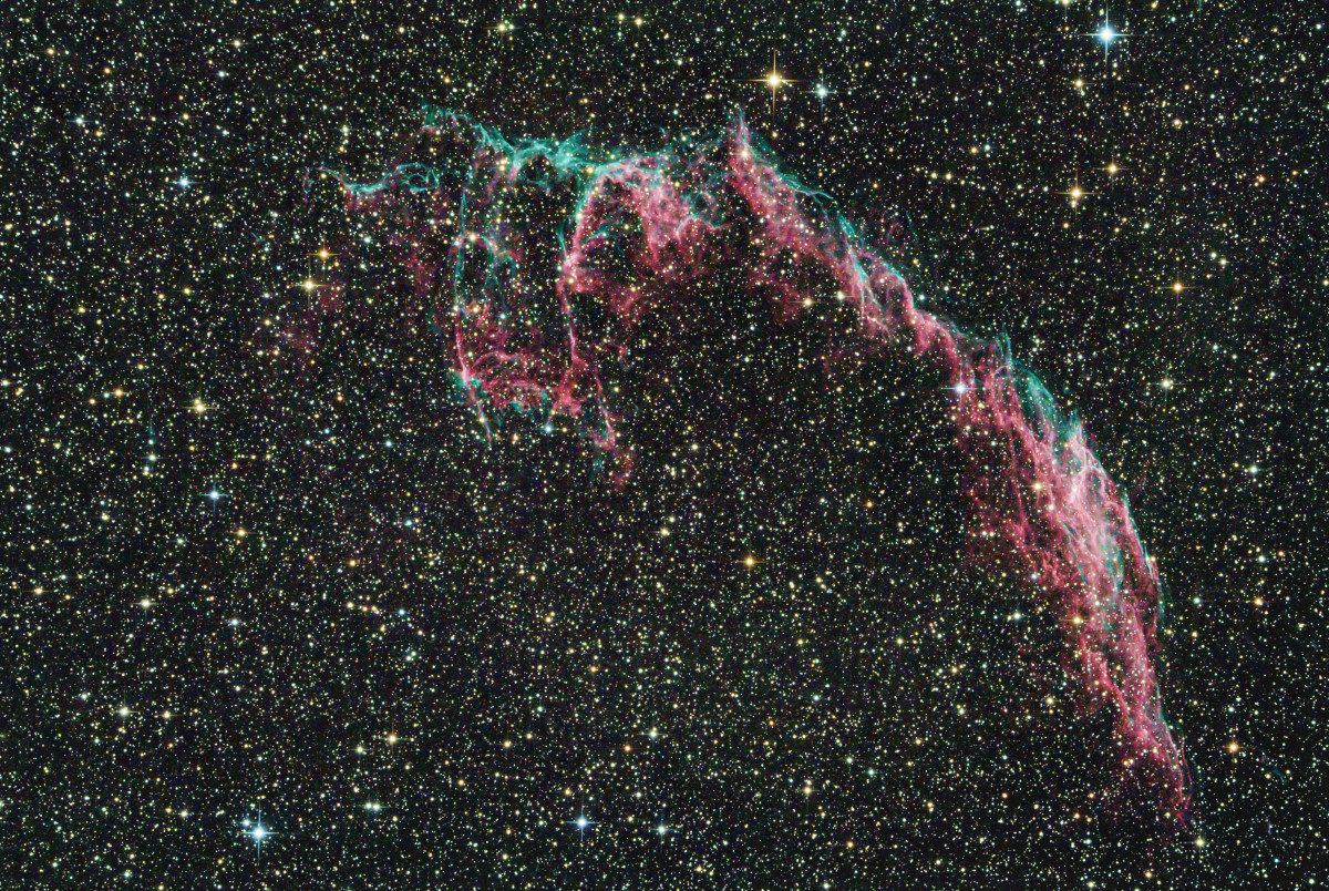 Östlicher Teil des Cirrusnebels (NGC 6992/5) aus der Stadt heraus