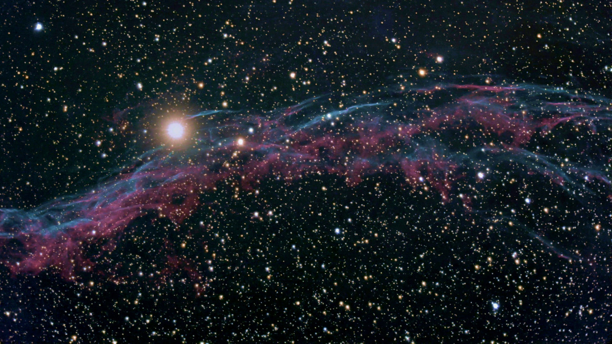 NGC6960 ..ein Stück davon...im Vordergrund der Stern 52 Cygni