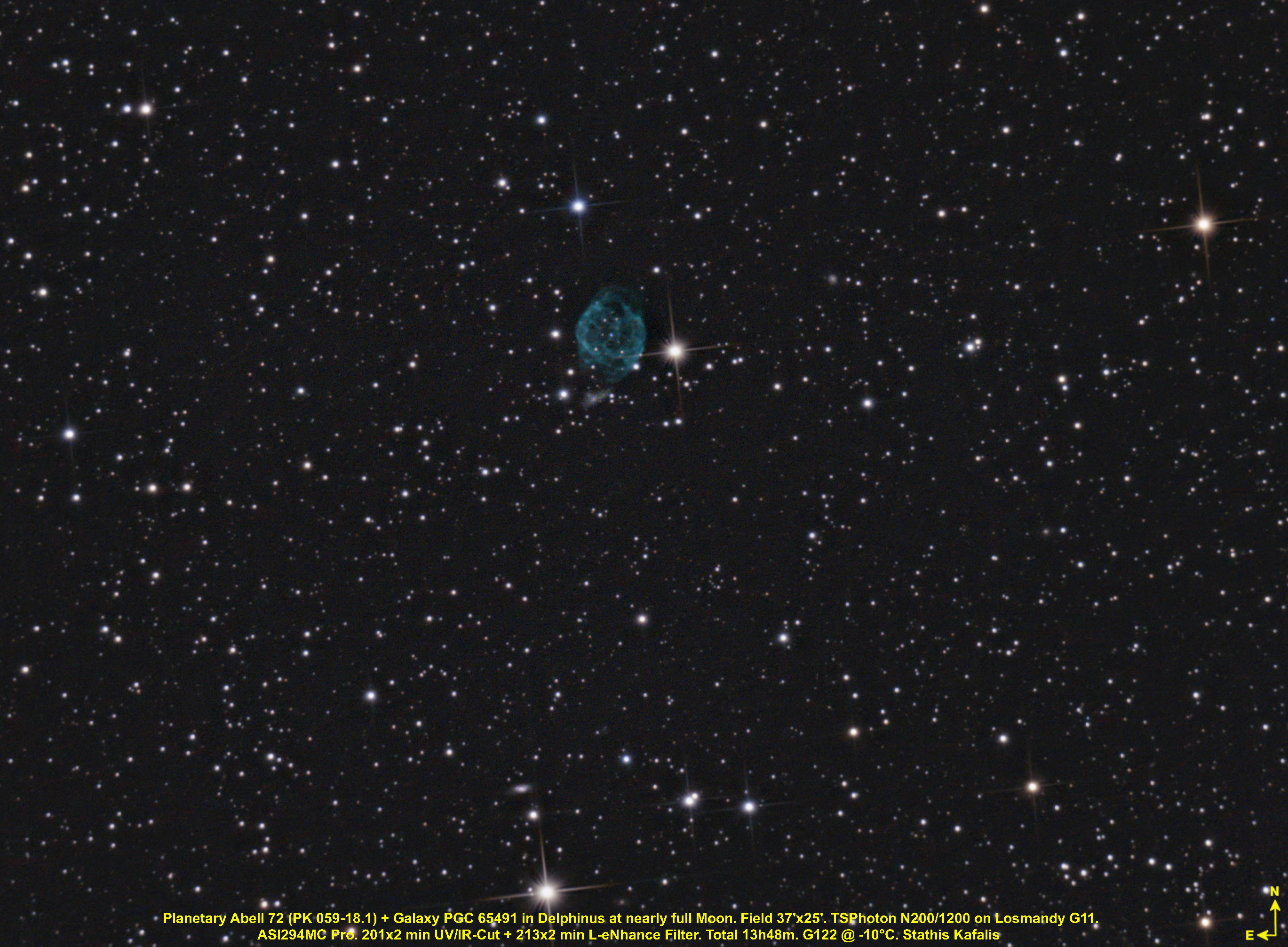 5192-planetary-abell-72-mit-netzstruktur-hintergrundgalaxie-im-delfin