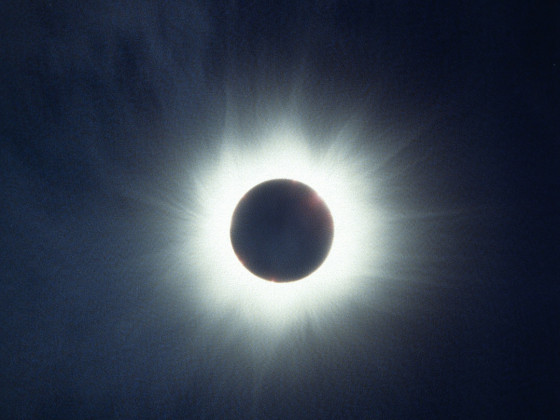 Korona der totalen Sonnenfinsternis 1999