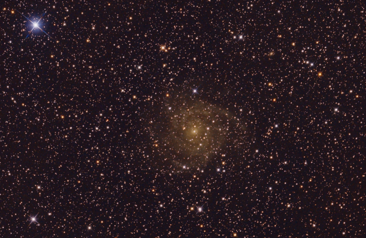 Galaxie IC 342 in Camelopardalis, Giraffe; 6" f/3 Newton, Canon 77da, 330x32 sec, kein Filter, kein Guiden, keine Darks, nur flats und biasse;