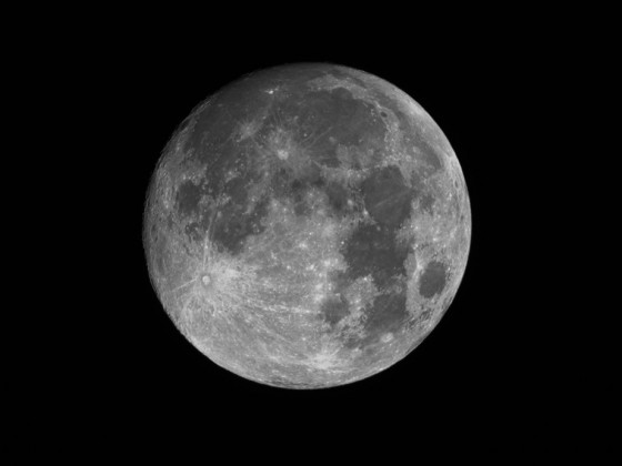 Mond (99%, zunehmend) am 07.12.2022 mit der Vaonis Stellina