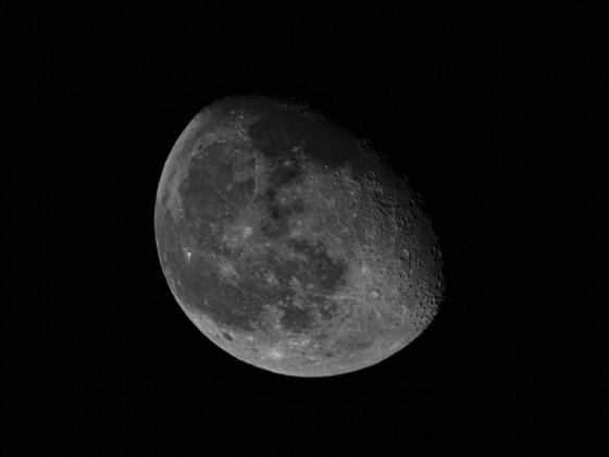 Mond (abnehmend, 84%) am 12.12.2022 (abends) mit der Vaonis Stellina