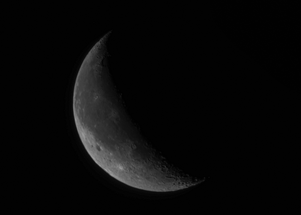Mond (abnehmend, 34%) am 18.12.2022 mit der Vaonis Stellina