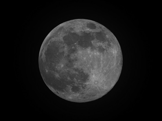 Mond (99%, zunehmend) am 06.01.2022 mit der Vaonis Stellina