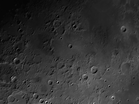 Mondpanorama mit 3fach Barlow, Rima Hyginus sowie Umgebung um Ptolemaeus und Herschel