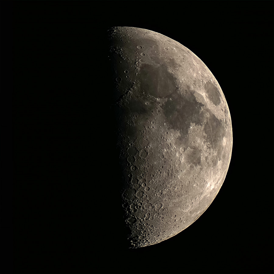 Mond am 23.03.2021 (CZJ 50/540, 2x AP Barlow, A6000)