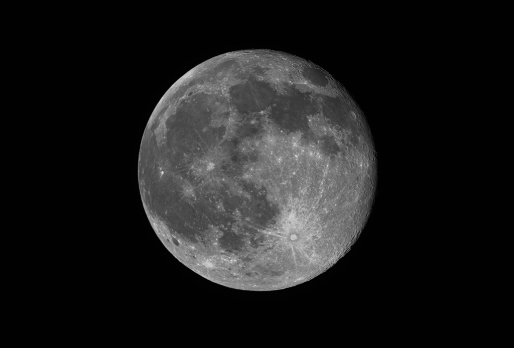Mond (abnehmend, 99%) am 06.02.2023 mit der Vaonis Stellina