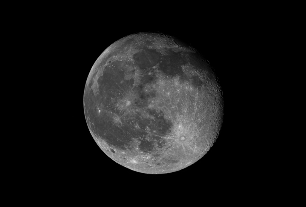 Mond (abnehmend, 96%) am 07.02.2023 kurz vor Mitternacht - aufgenommen mit der Vaonis Stellina