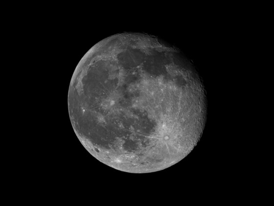 Mond (abnehmend, 96%) am 07.02.2023 kurz vor Mitternacht - aufgenommen mit der Vaonis Stellina