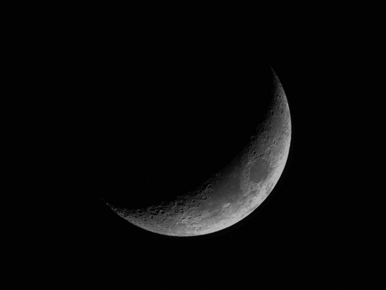 Mond (18%, zunehmend) am 24.02.2023 mit der Vaonis Stellina